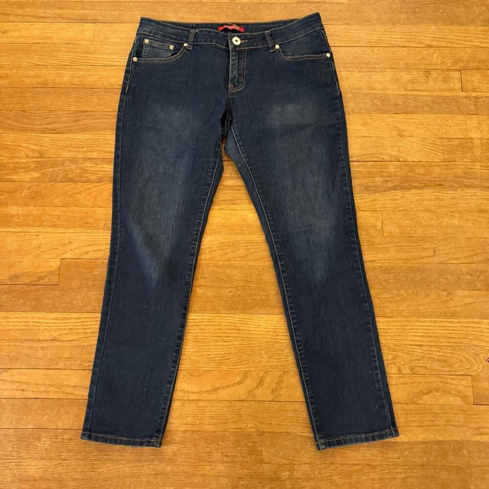 GOGO STAR dark wash mid rise straight leg casual jeans pants girls size 15
b14